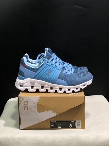 اون رانينغ كلاود سويفت ازرق