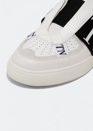 فالينتينو لو توب أبيض و اسود