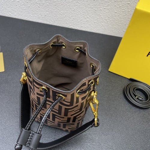 شنطة فيندي 'مون تريزور' بني اسود