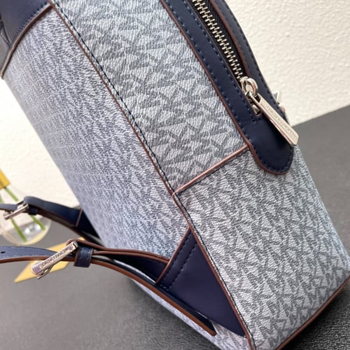 حقيبة ظهر مايكل كورس سماوي كحلي