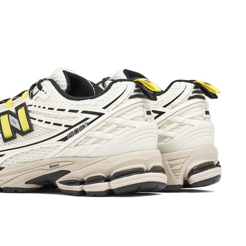 نيو بالانس 1906 أبيض فخم