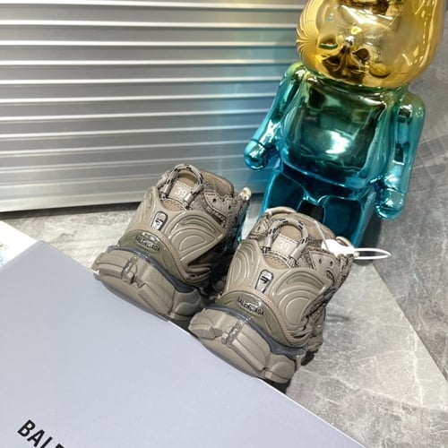 بالنسياغا جرافيتي سنيكر بني