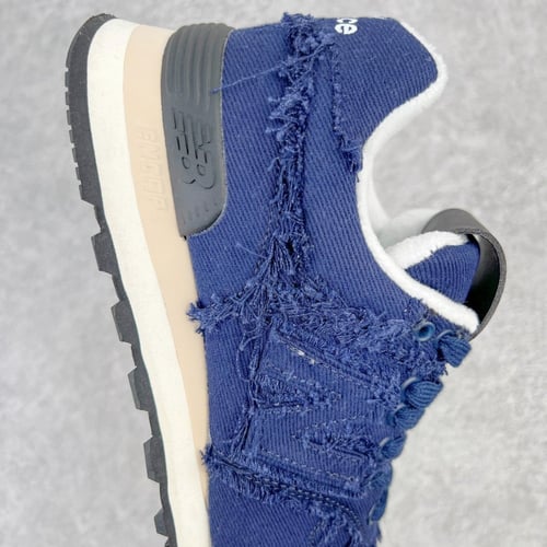 نيو بالانس تعاون مع ميو كحلي