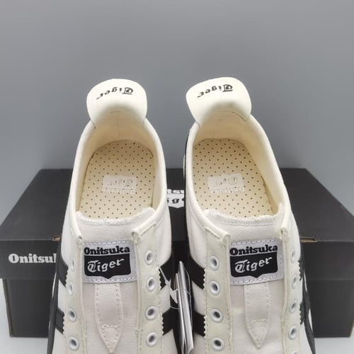 سنيكر اونيتسوكا تايغر ابيض و اسود