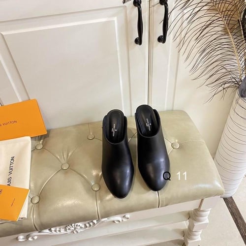 لويس فيتون كعب عالي أسود و سيلڤر