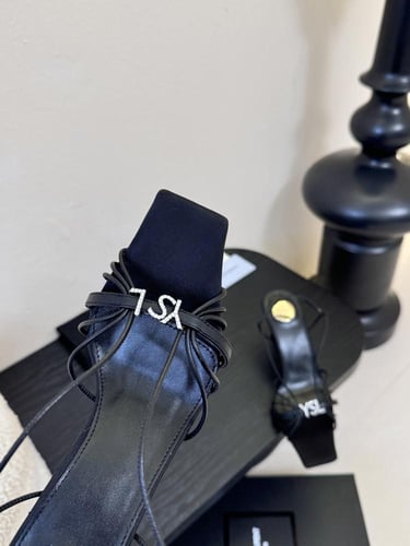 سان لوران كعب عالي أسود عصري