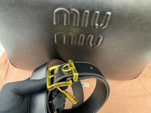 شنطة ميو ميو اسود عملية