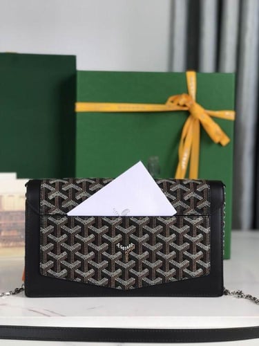 شنطة قويارد اسود فخمة