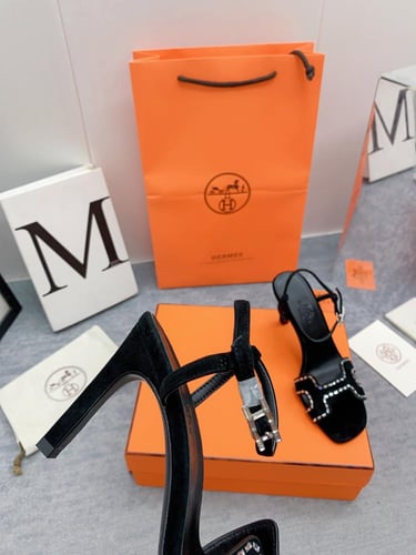 ايرميز كعب عالي اسود أنيق