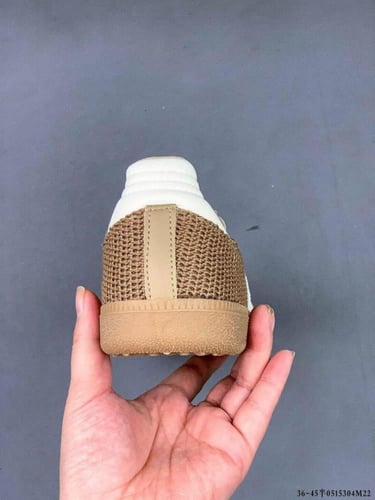 اديداس سامبا بني فاتح