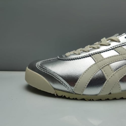 سنيكر اونيتسوكا تايغر فضي