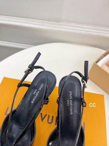 لويس فيتون كعب عالي أسود فخم