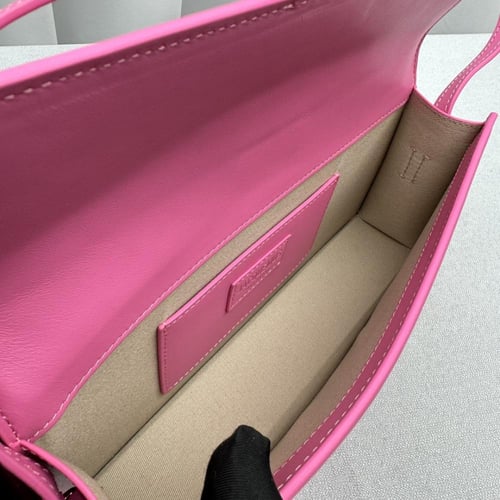 شنطة جاكومس وردي