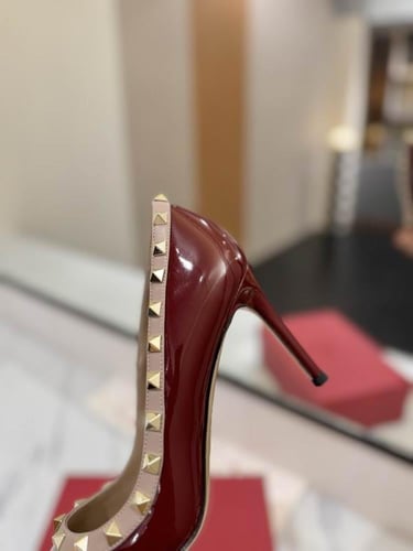 فالينتينو كعب عالي عنابي أنيق