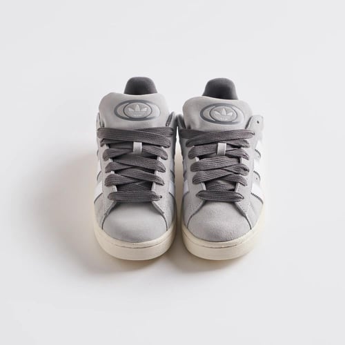 اديداس كامبوس رمادي و ابيض