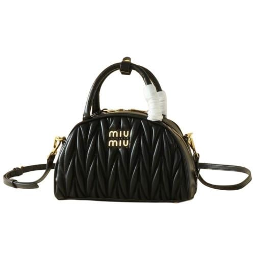 شنطة ميو ميو اسود أنيقة