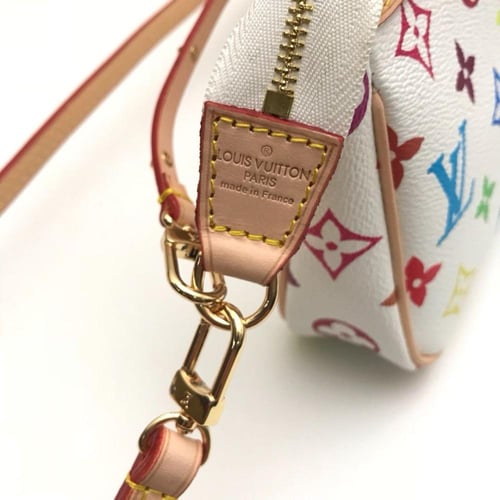 شنطة لويس فيتون بيضاء