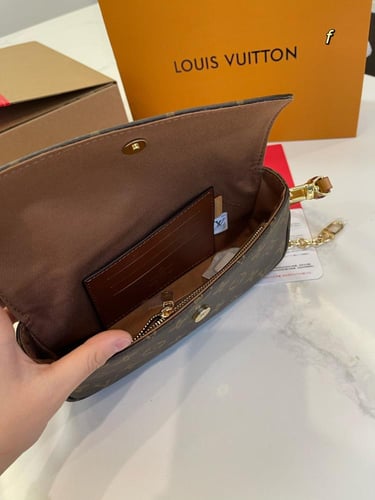 شنطة لويس فيتون واليت بني