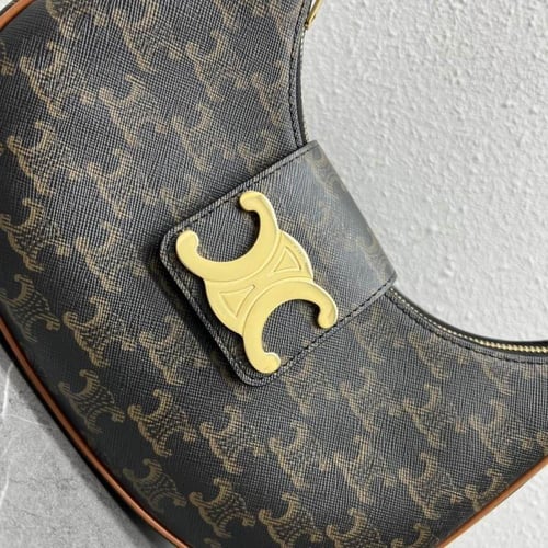 شنطة سيلين اسود عصرية