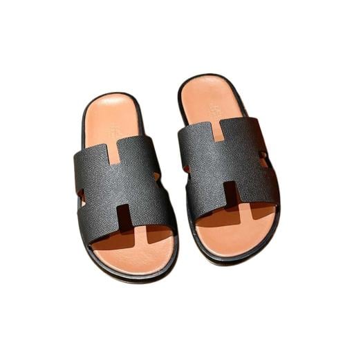 ايرميز صندل اسود عصري