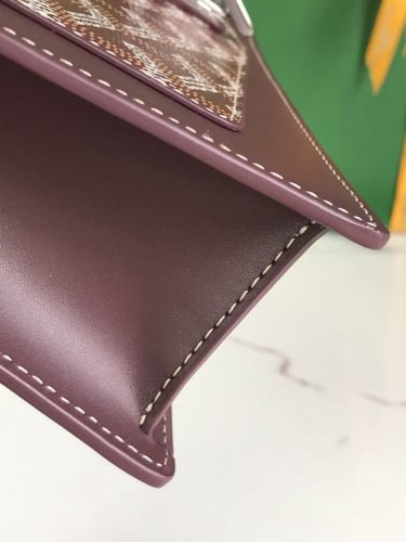 شنطة قويارد عنابي فخمة