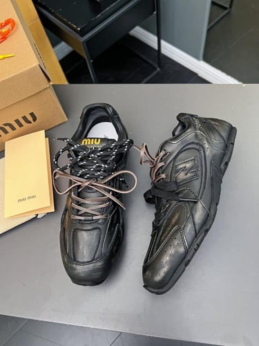 نيو بالانس تعاون مع ميو اسود