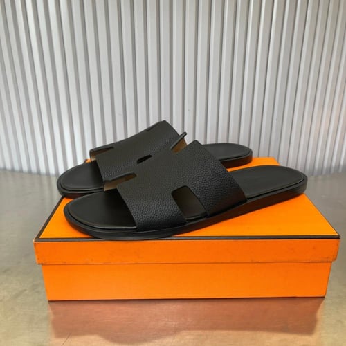 ايرميز صندل اسود يومي و أنيق