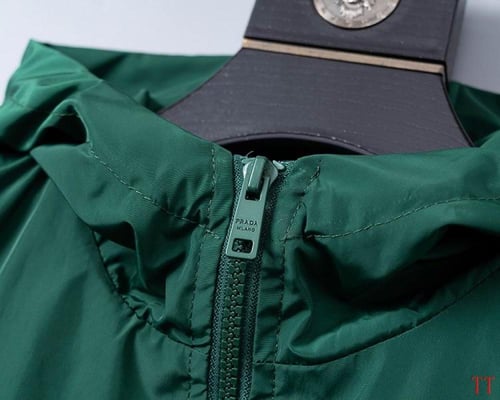 جاكيت برادا اخضر