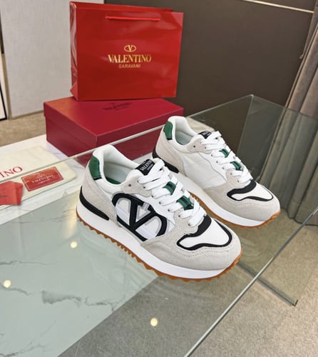 فالينتينو ترينر رمادي فاتح