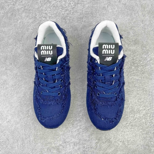 نيو بالانس تعاون مع ميو كحلي