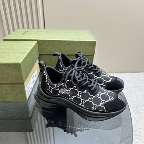 قوتشي جي جي اسود