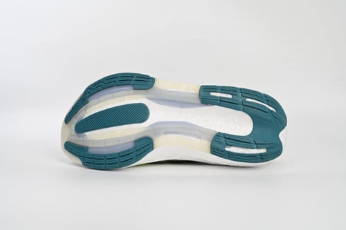 اديداس اولترا بوست ابيض كلاسيك