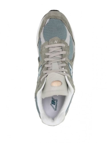 نيو بالانس 2002R رمادي و سماوي