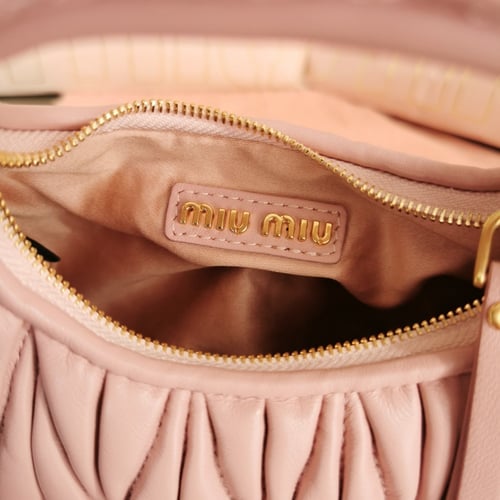 شنطة ميو ميو وردي