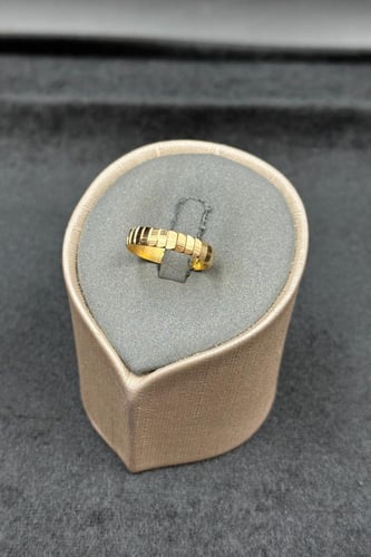 دبلة ذهب صافي عيار 21 وزن 2.7 جرام