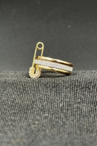 دبلة مشبك ذهب تصميم الماس عيار 18 وزن من 6.1 الى 6...