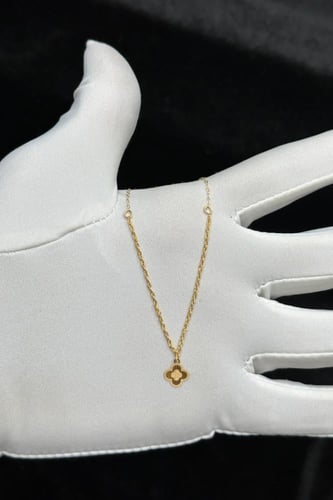 عقد مجدول مع وردة ذهب صافي عيار 21 وزن 0.6 جرام