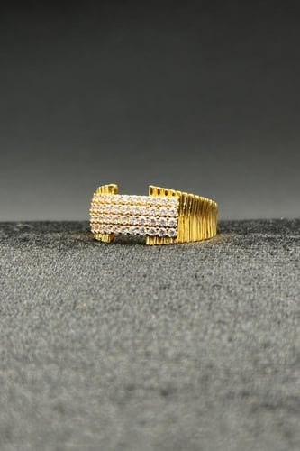 خاتم خطوبة ذهب عيار 21 بتصميم الماس وزن من 4.1 الى...