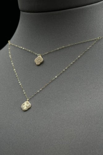 عقد وردات دورين ذهب تصميم الماس