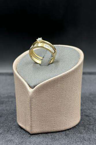 دبلة ذهب تصميم الماس عيار 18 وزن 3 جرام