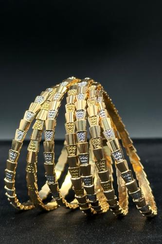 بناجر المها ذهب صافي بتصميم عصري عيار 21 باوزان مخ...