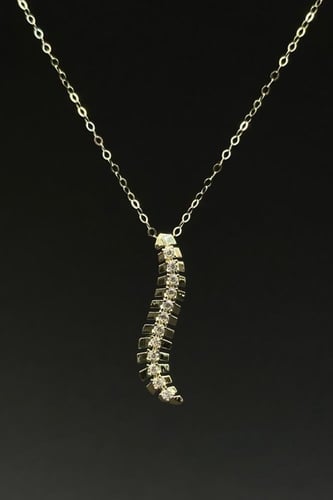 سلسال ذهب عيار 18 ورقة الشجر تصميم الماس وزن 0.9 ج...