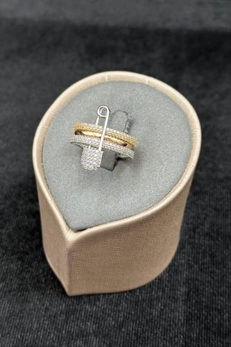 دبلة مشبك ذهب تصميم الماس عيار 18 وزن من 5.5 الى 5...