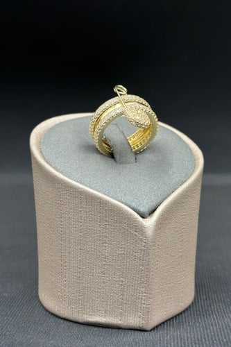 دبلة مشبك ذهب تصميم الماس عيار 18 وزن 5.6 جرام