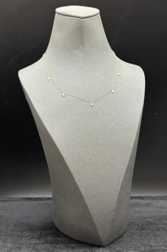 شوكر ذهب عيار 18 اوراق الشجر بتصميم الماس وزن 0.6...