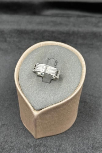 دبلة ذهب ابيض صافي عيار 18 وزن 7 جرام