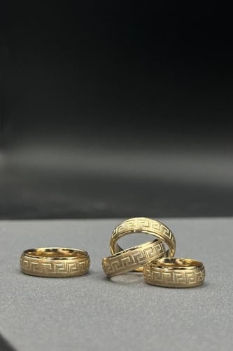 دبله ذهب ساده عيار 18 صافي بتصميم فخم فريد