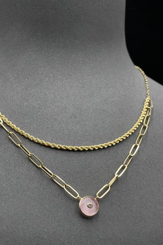 عقد دورين جنزير مع صدف وردي عيار 18 وزن 3.1 جرام