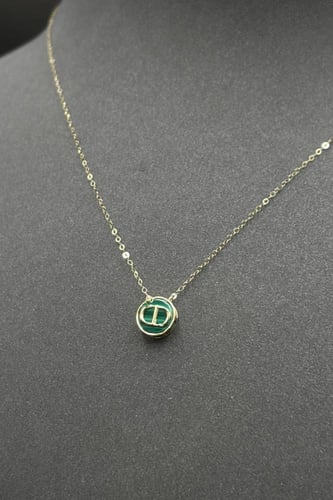 عقد اخضر ذهب تصميم الماس