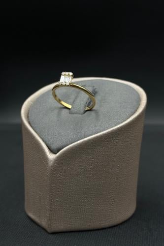 خاتم الماس وزن الذهب : 2.03 جرام وزن الألماس : 0.2...